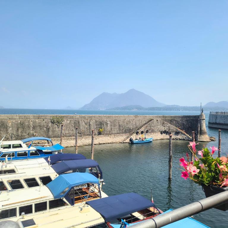 Stresa Apartament V - 100 metres to ferry with private garage - Appartamento con 1 Camera da Letto - 5