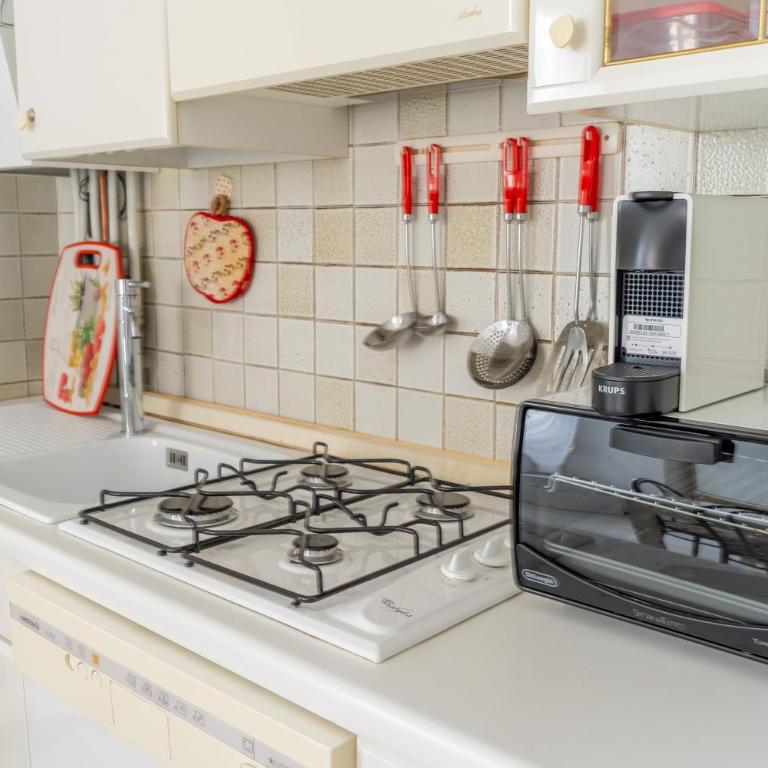Stresa Apartament V - 100 metres to ferry with private garage - Appartamento con 1 Camera da Letto - 11