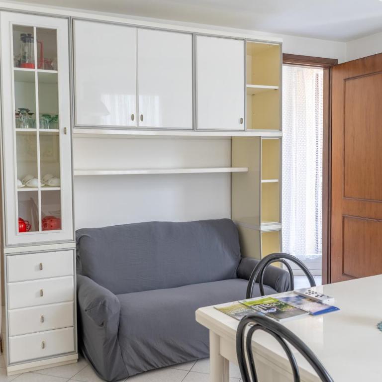 Stresa Apartament V - 100 metres to ferry with private garage - Appartamento con 1 Camera da Letto - 9