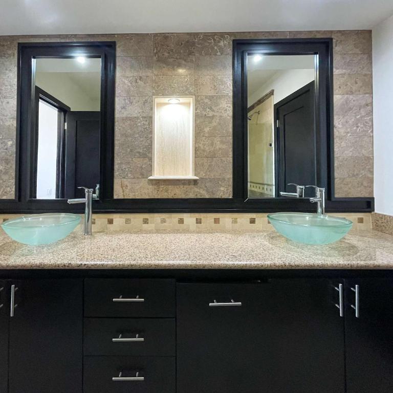 Spacious Ocean View Condo with Resort Pool #303 - Apartment - 27