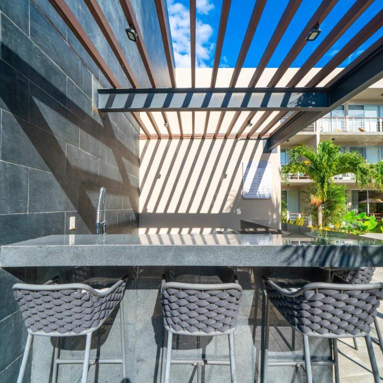 Bamoa 310 - 2BR Condo with Rooftop Pool & Gym - Apartment - 12