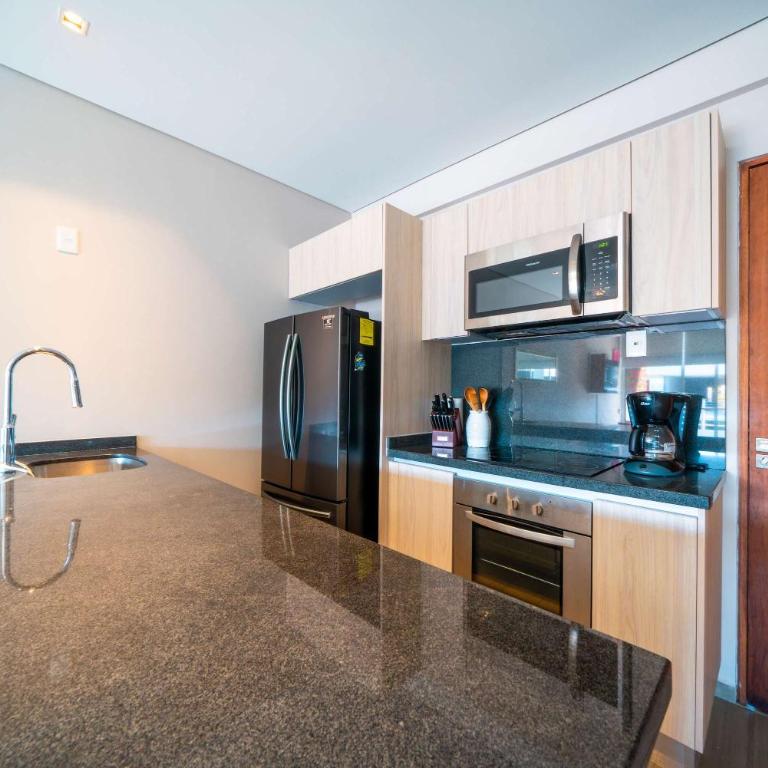 Bamoa 310 - 2BR Condo with Rooftop Pool & Gym - Apartment - 18
