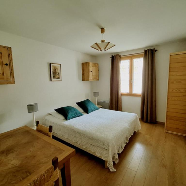 Pretty rare gem in the heart of the village - Appartement - 6