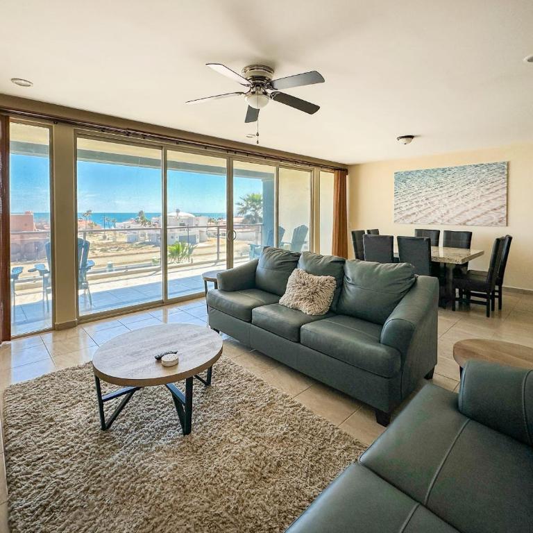 Ocean View 2BR Condo with Private Balcony #302 - Apartamento - 2
