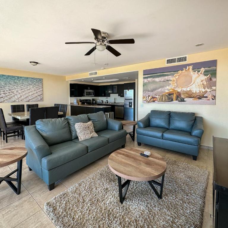 Ocean View 2BR Condo with Private Balcony #302 - Apartamento - 5