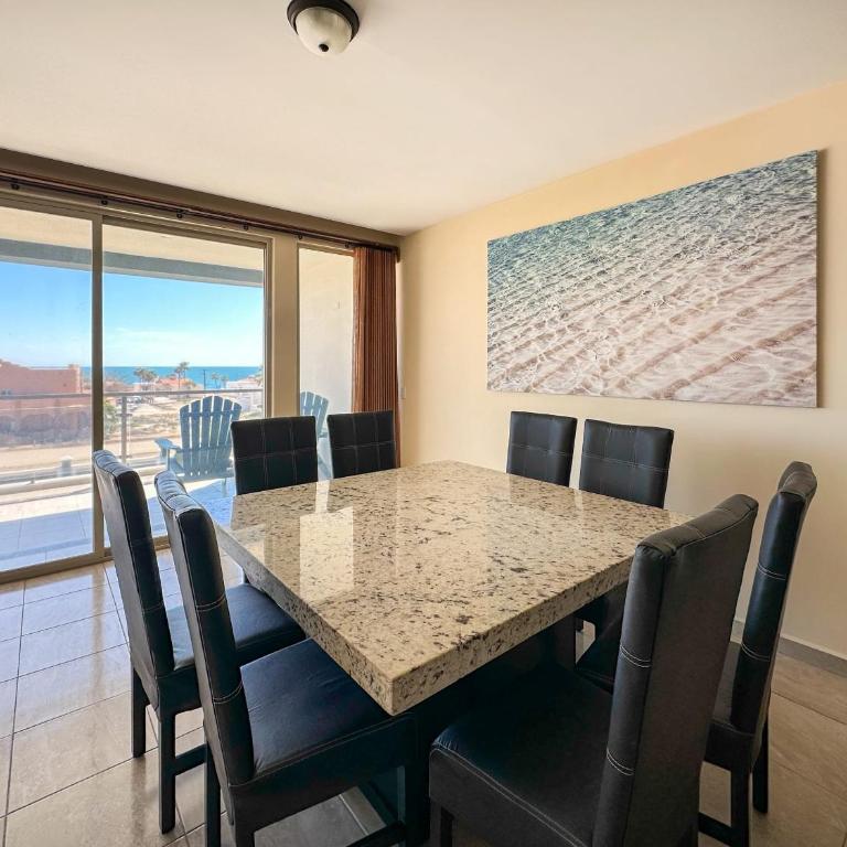 Ocean View 2BR Condo with Private Balcony #302 - Apartamento - 8