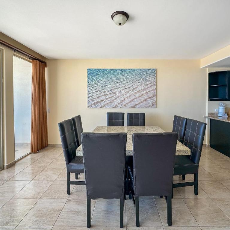 Ocean View 2BR Condo with Private Balcony #302 - Apartamento - 9