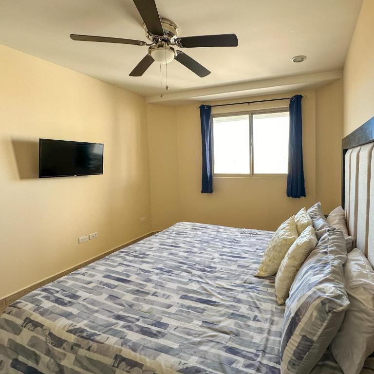 Ocean View 2BR Condo with Private Balcony #302 - Apartamento - 20