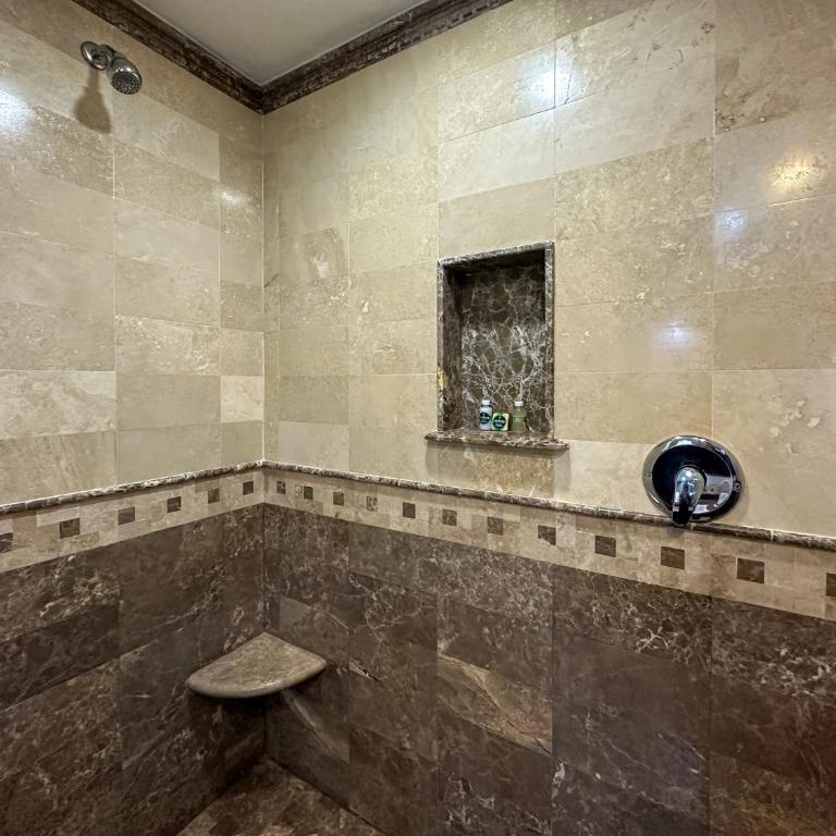 Ocean View 2BR Condo with Private Balcony #302 - Apartamento - 30