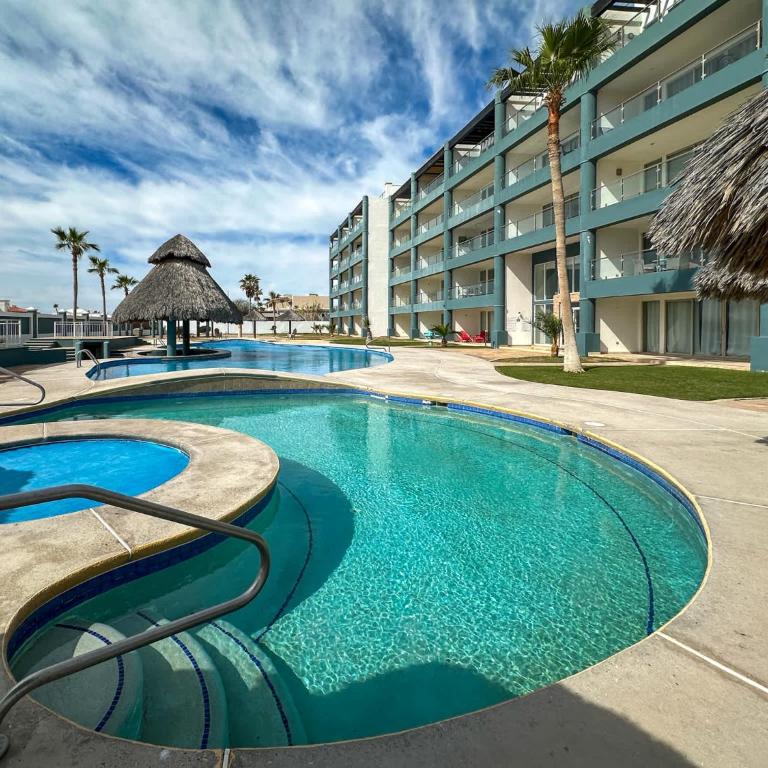 Ocean View 2BR Condo with Private Balcony #302 - Apartamento - 36