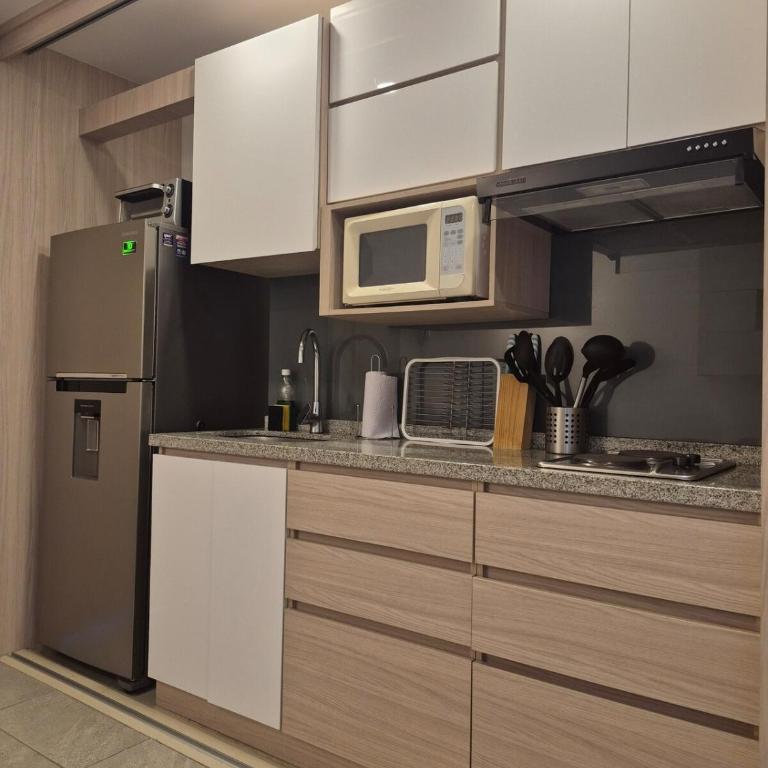 Modern Accommodation with Coworking and Pool - One-Bedroom Apartment - 8