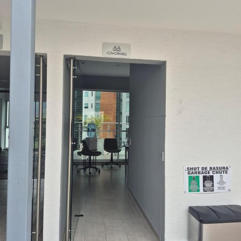 Modern Accommodation with Coworking and Pool - One-Bedroom Apartment - 11