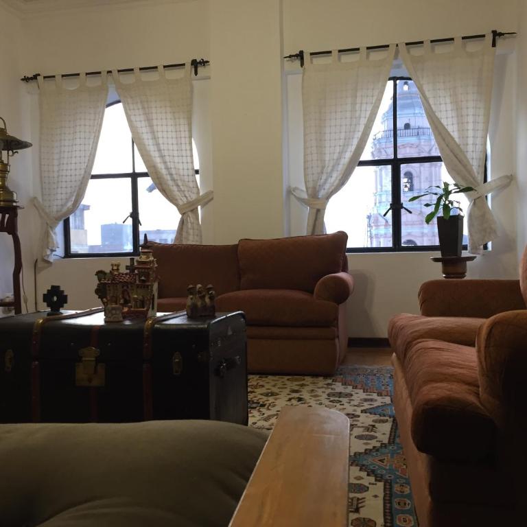 Best place in Plaza Mayor Lima, Pizarro building - Apartment with Balcony - 3