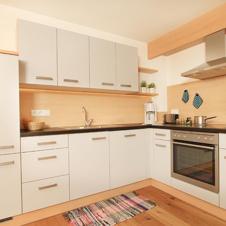 Sonnenschein Panorama Apartments inkl ZIRM-SAUNA, ruhiger Umgebung, reine Luft und BERGPANORAMA - Appartamento con Balcone e Vista sul Giardino - 8