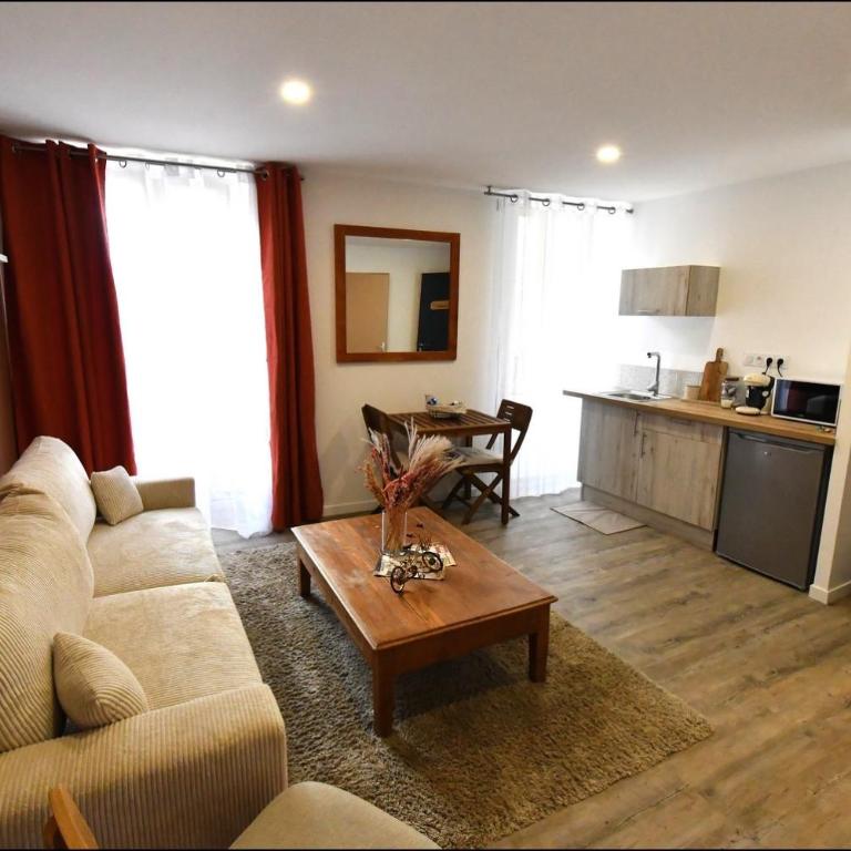 les 4 saisons - Appartement 1 Chambre avec Baignoire Spa - 4
