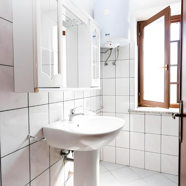 Sun Vacanze Smeraldo - Appartamento Deluxe con 2 Camere da Letto e Vista Oceano - 9