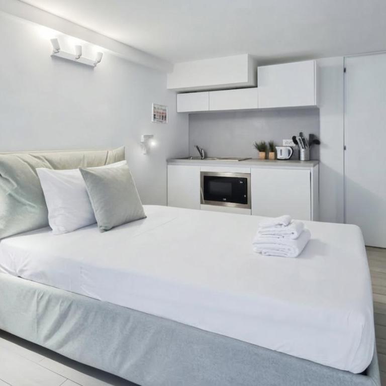 Italianway - The B Village Standard - Monolocale Queen - 1