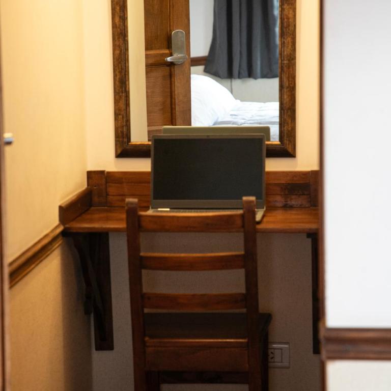Hosteria Sloggett - Deluxe Queen Room - 5