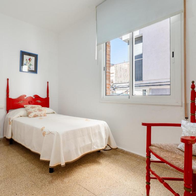 Hauzify I Apartament Cova Gran - Three-Bedroom Apartment - 14