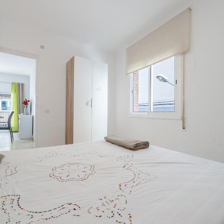 Hauzify I Apartament Cova Gran - Three-Bedroom Apartment - 13