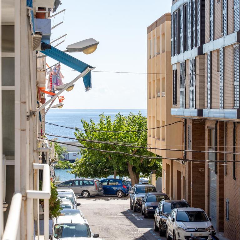 Hauzify I Apartament Cova Gran - Three-Bedroom Apartment - 5