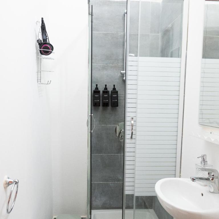 Charme rooms Roma - Camera Matrimoniale Deluxe con Balcone - 5