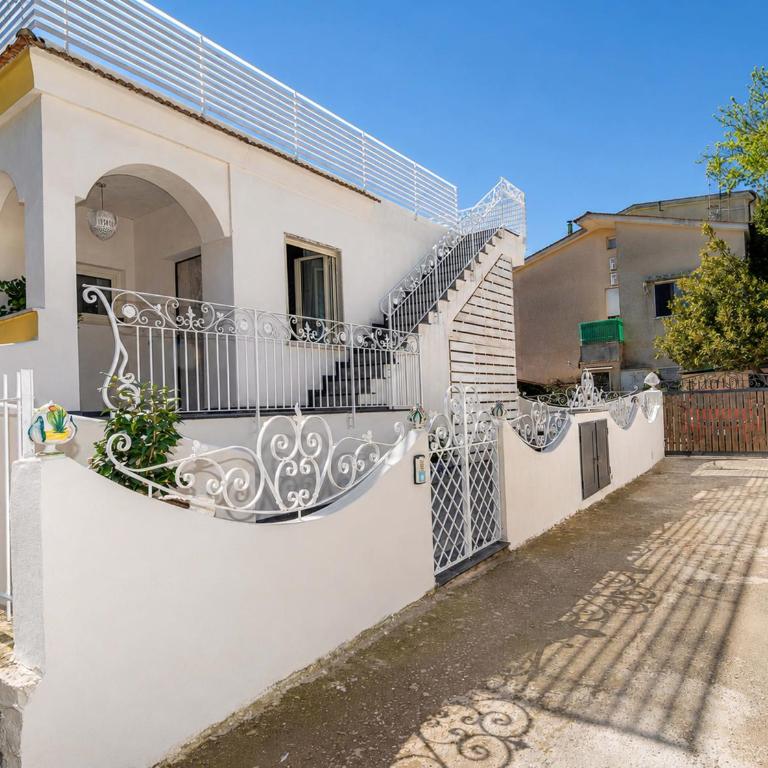 AMORE RENTALS - Villa Caruso - Villa con Piscina Privata - 12