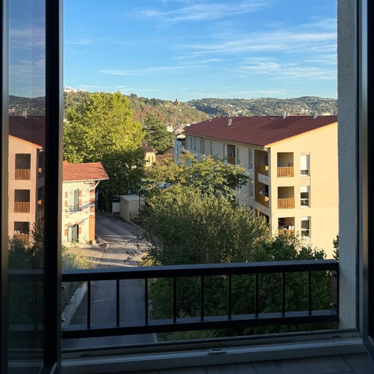Couvent Bon Accueil I T2 bis neuf & parking privé - Appartement 2 Chambres - 17