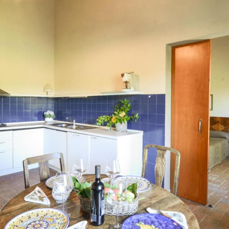 Stunning Apartment In Poggibonsi With Outdoor Swimming Pool - Appartamento con 2 Camere da Letto - 2