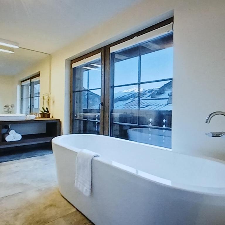 Regele Crowan - Three-Bedroom House - 2