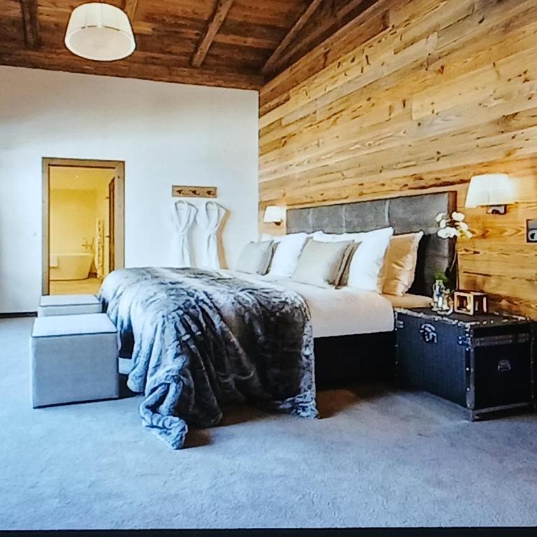 Regele Crowan - Three-Bedroom House - 8