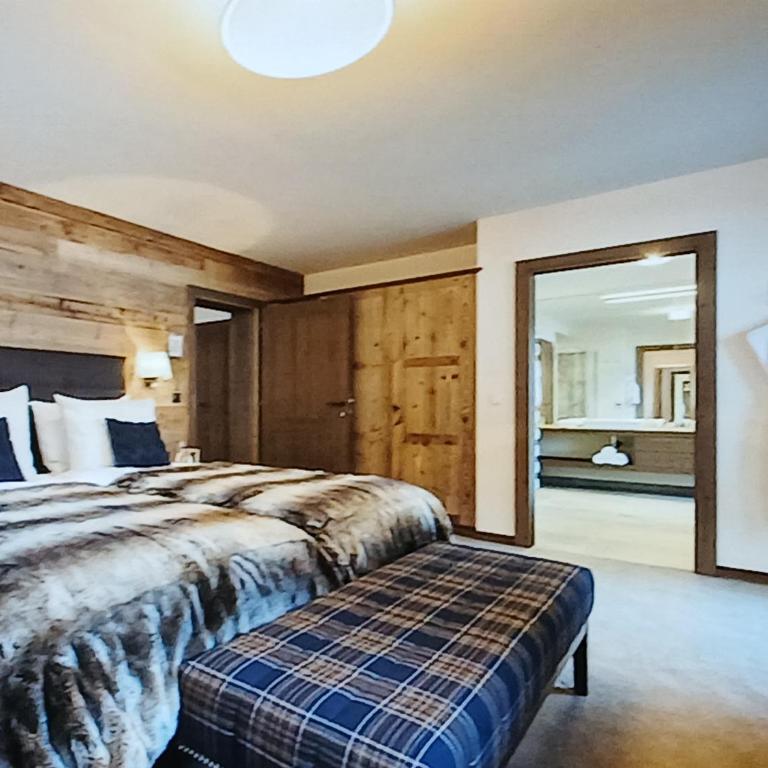 Regele Crowan - Three-Bedroom House - 12