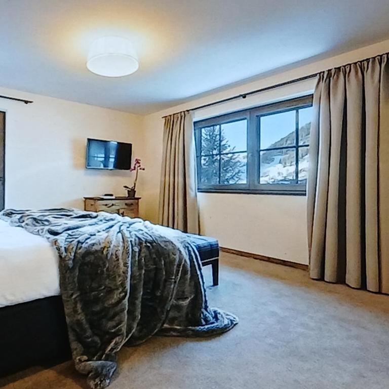 Regele Crowan - Three-Bedroom House - 13