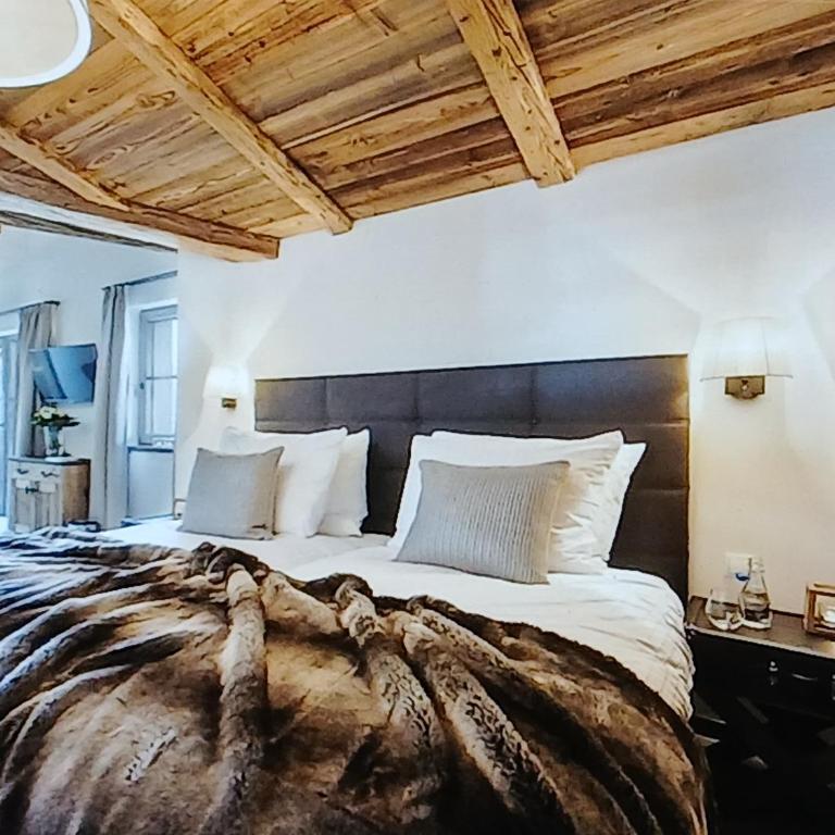 Regele Crowan - Three-Bedroom House - 15