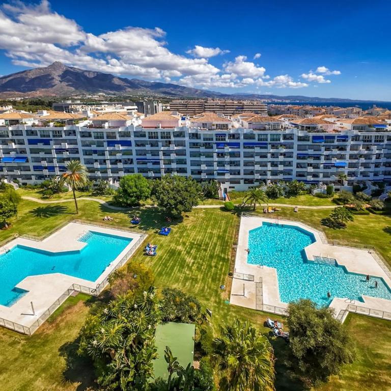 3 Bedroom duplex with pool in Puerto Banus - Apartamento de 3 dormitorios - 16