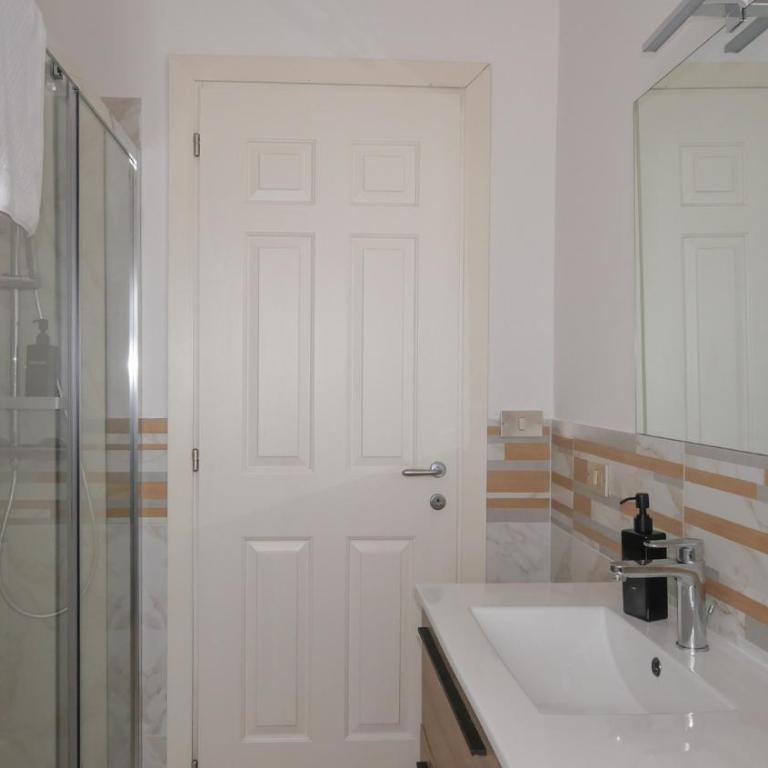 Yuna Rent - Appartamento Kandinskij - Appartement Standard 2 Chambres - 32