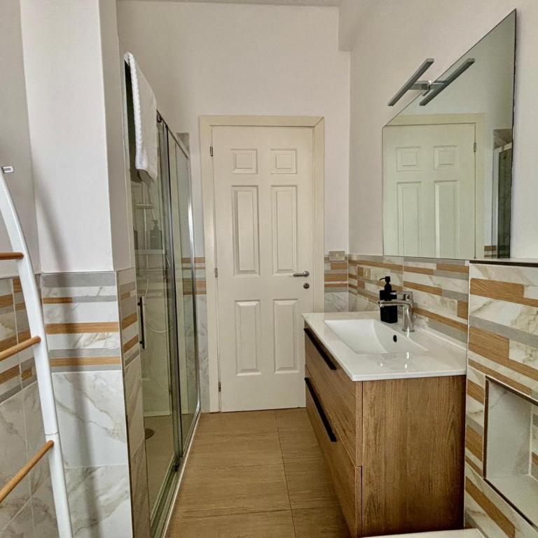 Yuna Rent - Appartamento Kandinskij - Appartement Standard 2 Chambres - 47