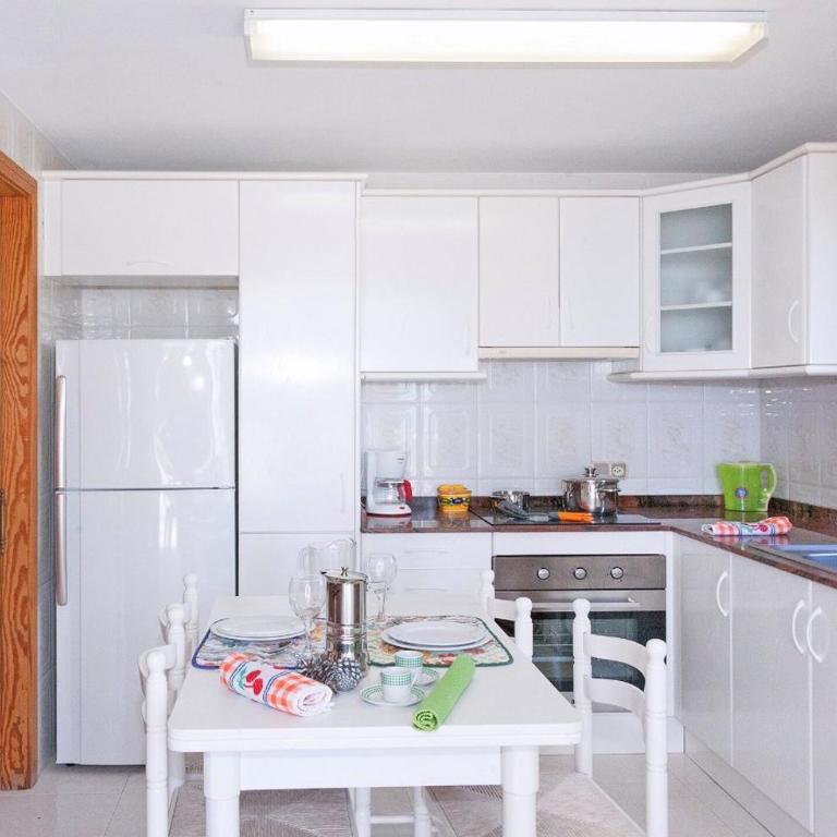 apartamentos Bona playa - Three-Bedroom Apartment - 8