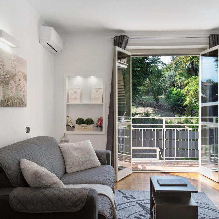 La Casa Di Alice - Metro B - Two-Bedroom Deluxe Apartment with Garden View - 1