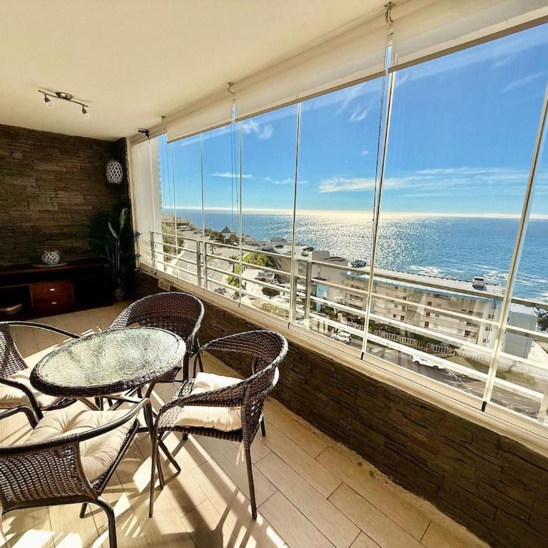 Spacious with ocean views and a heated pool - Apartment - 7