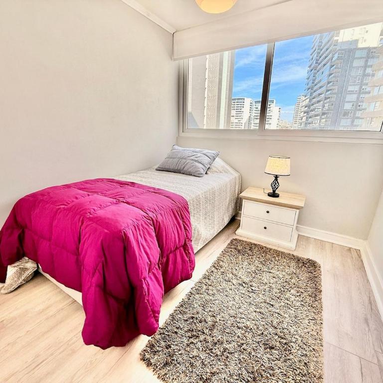 Spacious with ocean views and a heated pool - Apartment - 11
