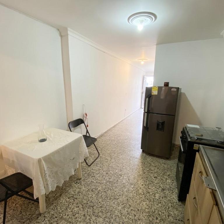 Comodo apartamento para parejas en Bello - Two-Bedroom Apartment - 10
