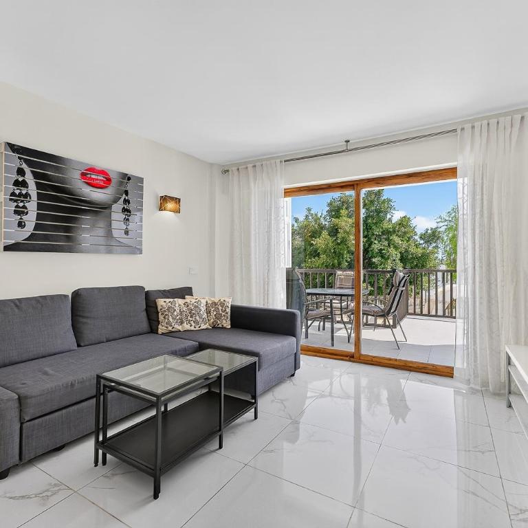 Modern apartments in Parque Royal I, Playa Fañabe - Two-Bedroom Apartment - 17