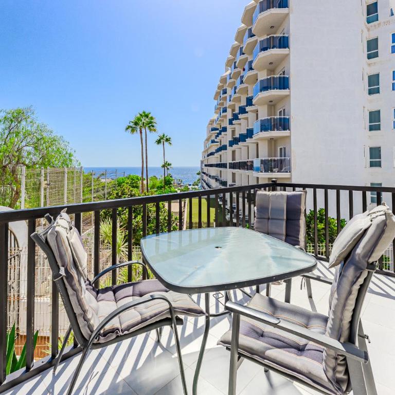 Modern apartments in Parque Royal I, Playa Fañabe - Two-Bedroom Apartment - 1