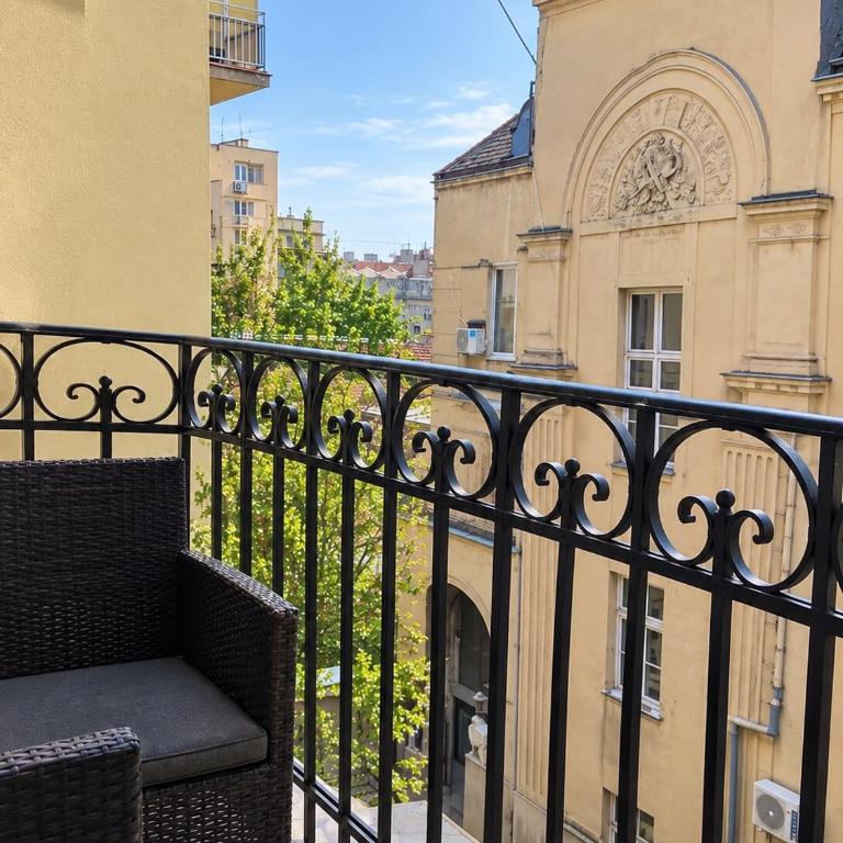 Spacious 3-Room Apartment in Belgrade Center - Superior Apartman sa 2 Spavaće Sobe - 2