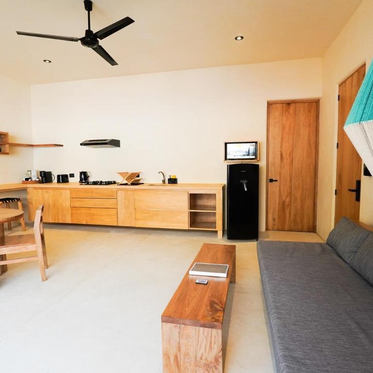 Casa Borka LUXURY FULLY FURNISHED BEACH CONDOS WITH POOL - Apartamento - 7