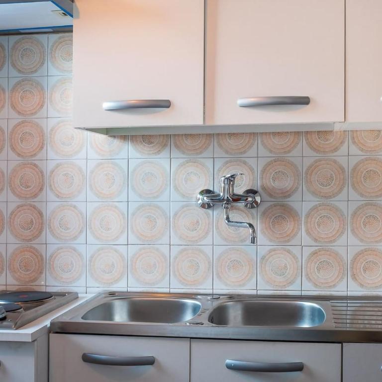 Casa Venezia Stazione - Camera Tripla Basic con Bagno in Comune - 4