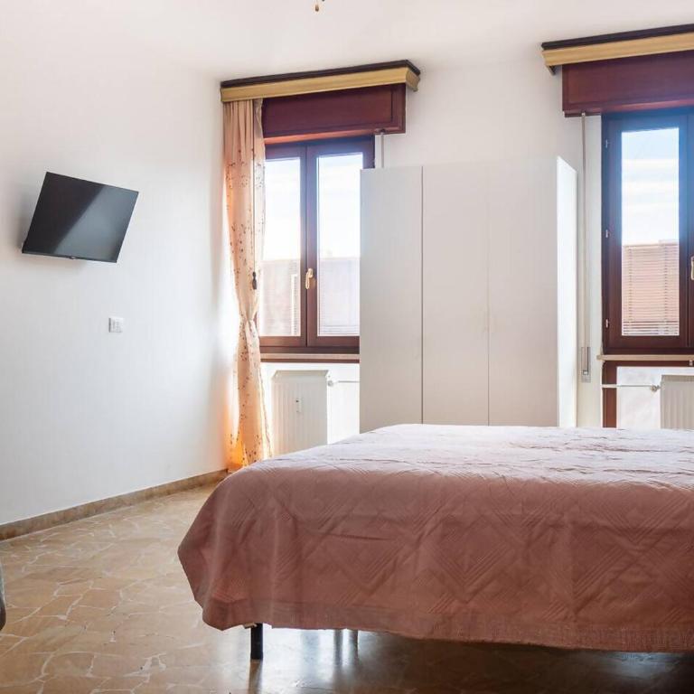 Casa Venezia Stazione - Camera Tripla Basic con Bagno in Comune - 8