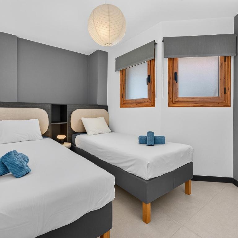 Modern apartments in Parque Royal I, Playa Fañabe - Two-Bedroom Apartment with Ocean View - 19