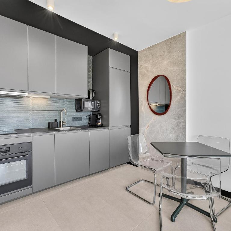 Modern apartments in Parque Royal I, Playa Fañabe - Two-Bedroom Apartment with Ocean View - 3